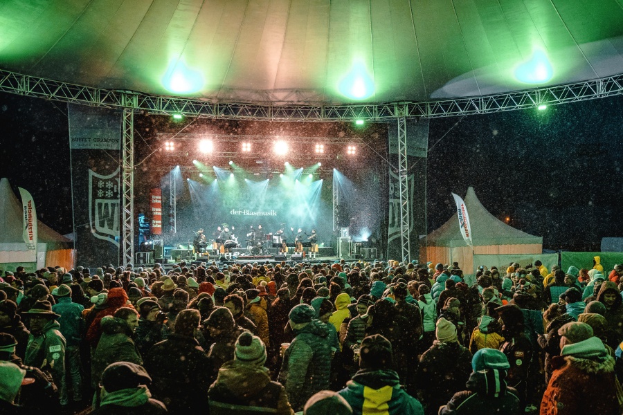 Winter-Woodstock-Konzert im Brixental - Live-Musik und Atmosphäre ©julianquirchmair