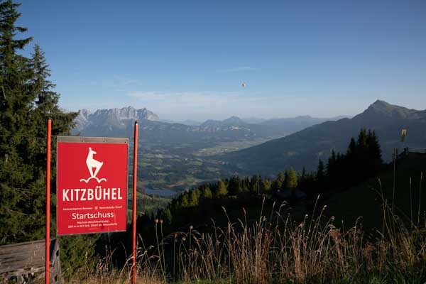 Start Hahnenkammrennen am Panoramaweg Hahnenkamm